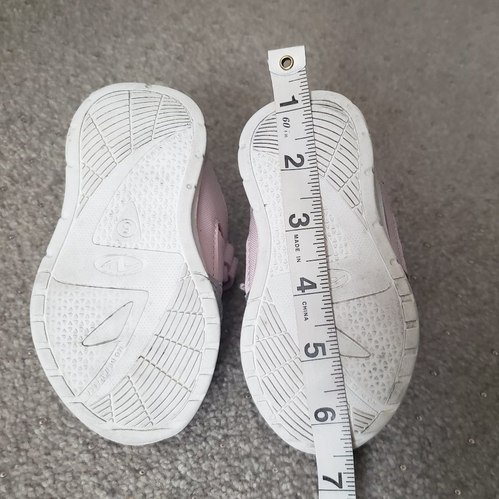 Cute Pink Sneakers sz 5 - Picture 2 of 13